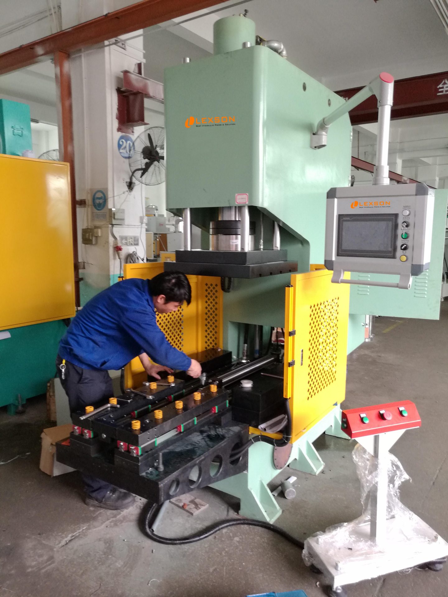C-frame-30-ton-hydraulic-press-machine