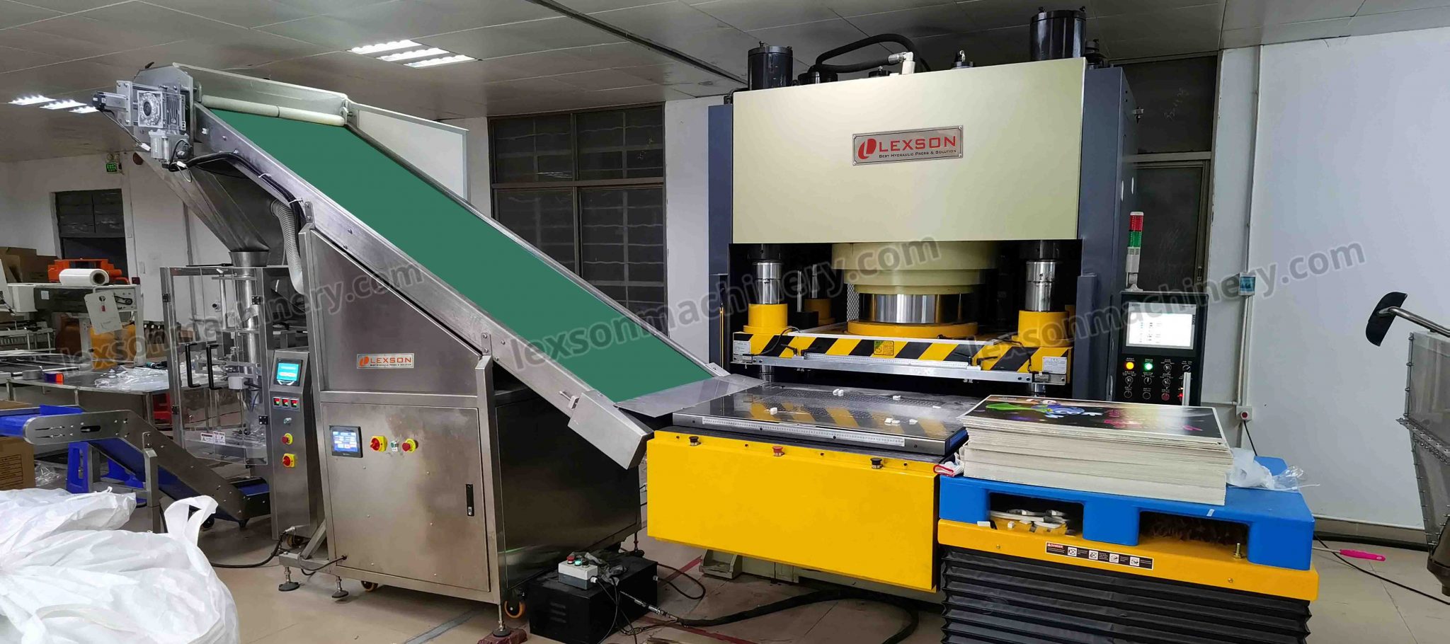 Highend Industrial 1000 pc Jigsaw Puzzle Cutting Machine & Bagging Machine